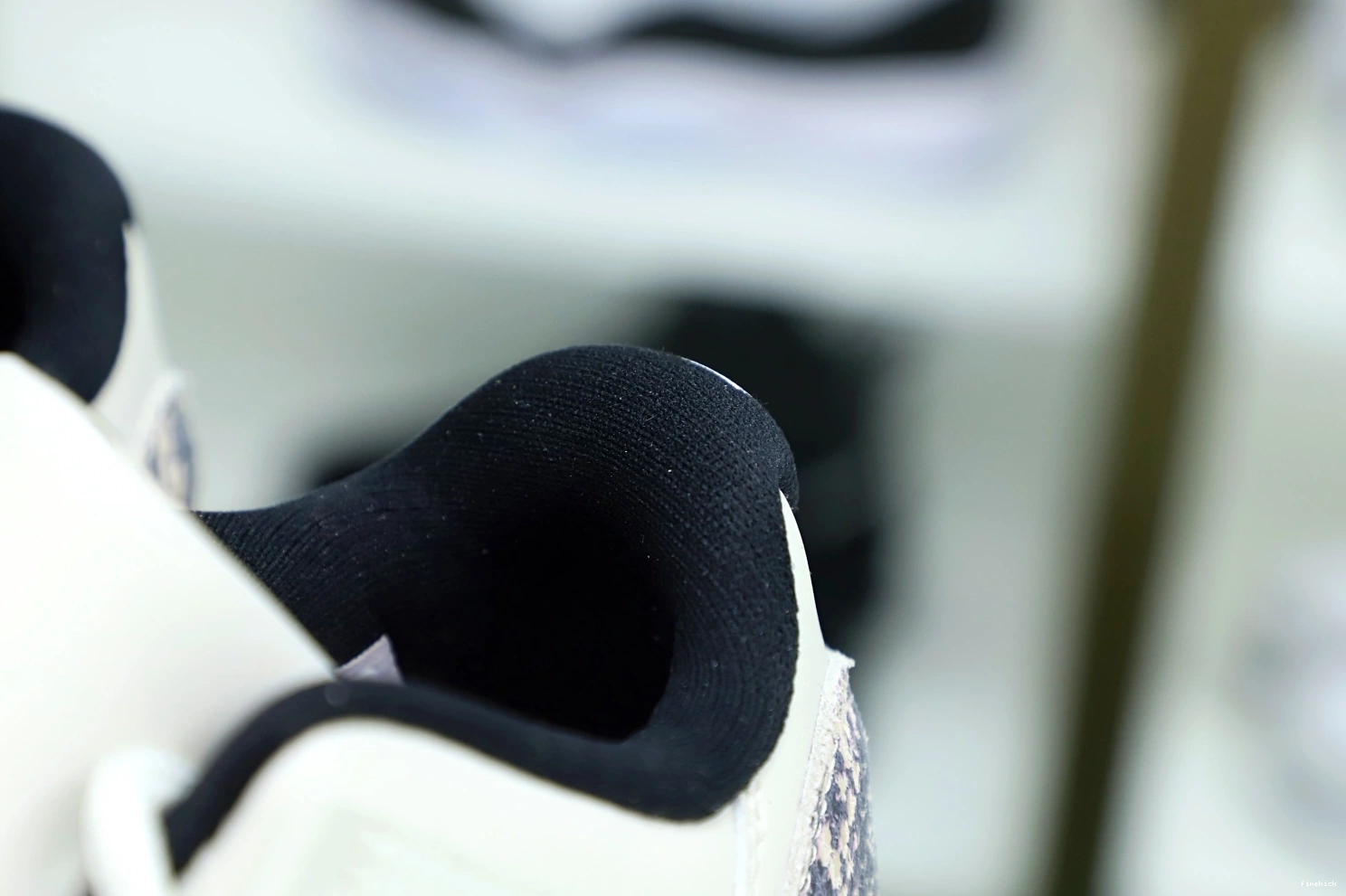 BONE SNAKESKIN LIGHT JORDAN AIR LOW 11 0122